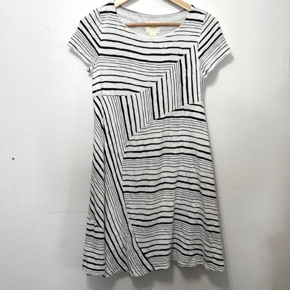 Anthropologie Maeve Size Small‎ Black And White Geometric Ripple Design Dress